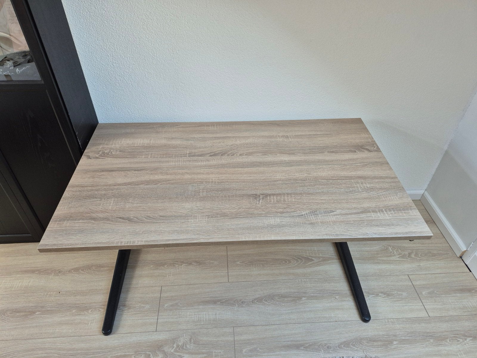 Ahrend Slingerbureau 140x80 cm - In hoogte verstelbaar, Zit-sta bureau, Spaanplaat of MDF, Ophalen of Verzenden, Zo goed als nieuw
