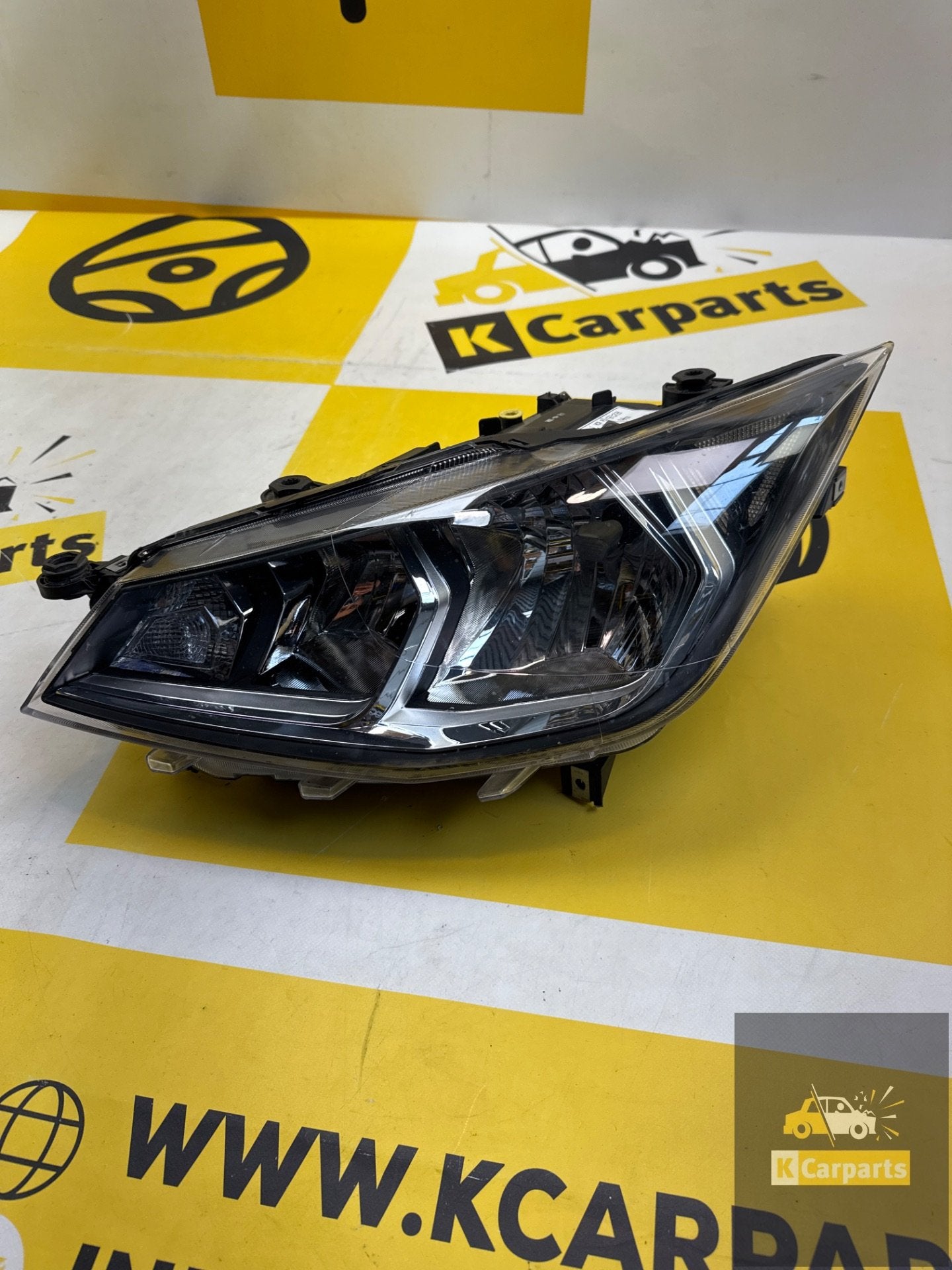 Seat Ibiza Koplamp Links 6F H7 Links lamp, Auto-onderdelen, Verlichting, Gebruikt, Autovia A-2, Km 585 585
08760  Martorell, ES