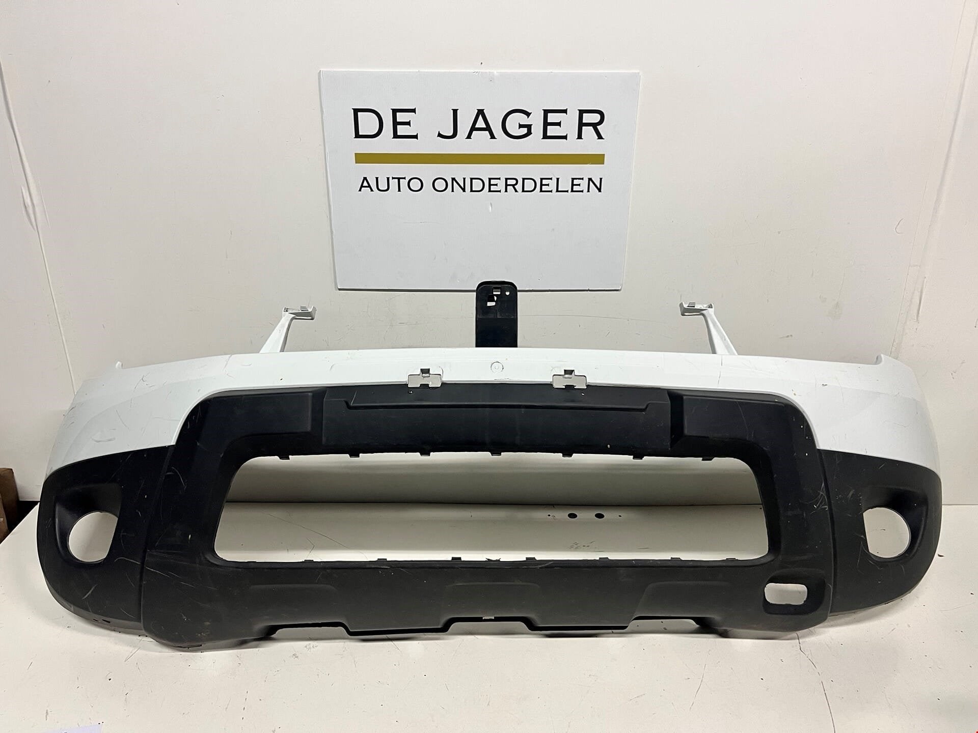 DACIA DUSTER VOORBUMPER BUMPER 620220025R 2010-2017, Dacia, Gebruikt, Voor, Automobile-Dacia SA