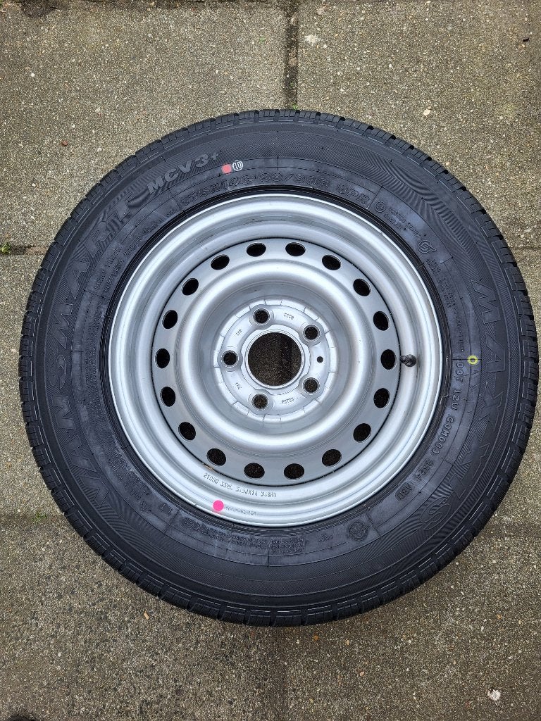 Te koop een reservewiel voor een caravan, Ophalen, Nieuw