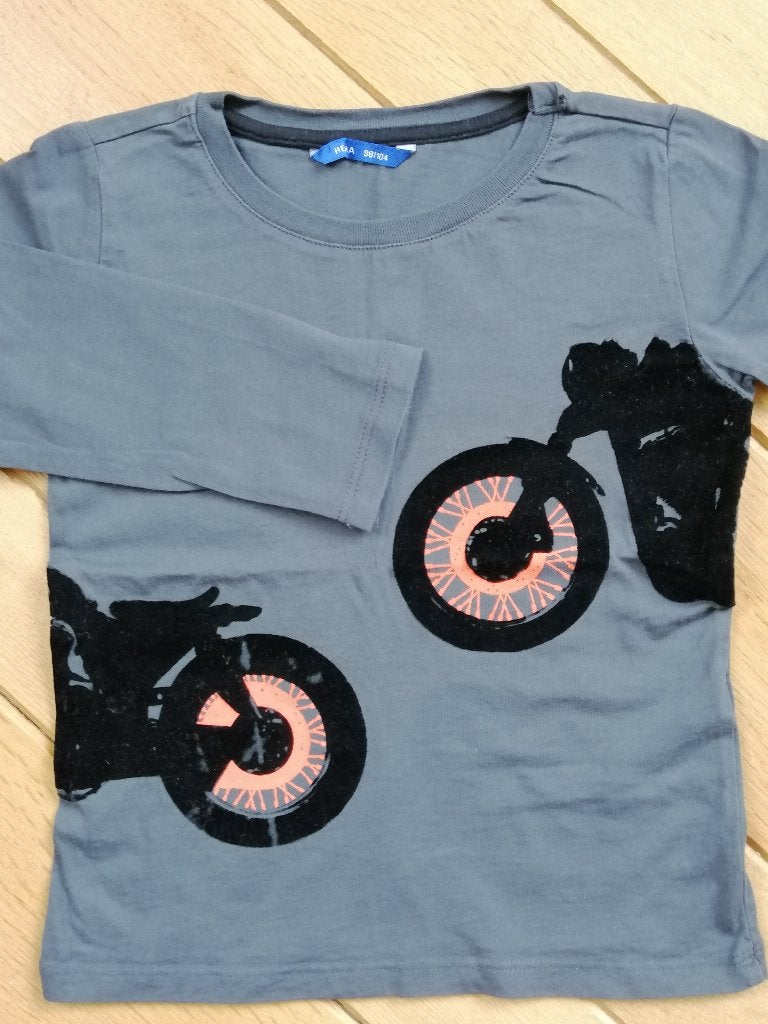 HEMA t- shirt donker grijs moter maat 98/104 - nieuw -, Meisje, Nieuw, Ophalen of Verzenden, Shirt of Longsleeve