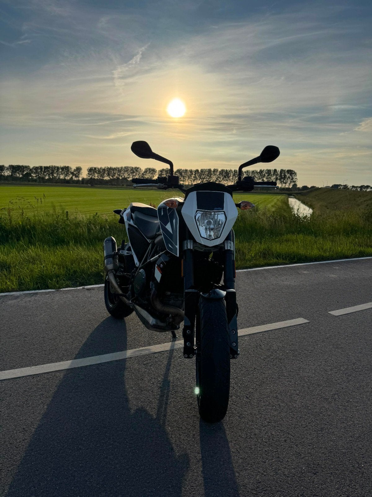 KTM 690 Duke - Naked bike met sportuitlaat - 12.267 km, Sportuitlaat, Gebruikt, Particulier, Minimaal motorrijbewijs A2