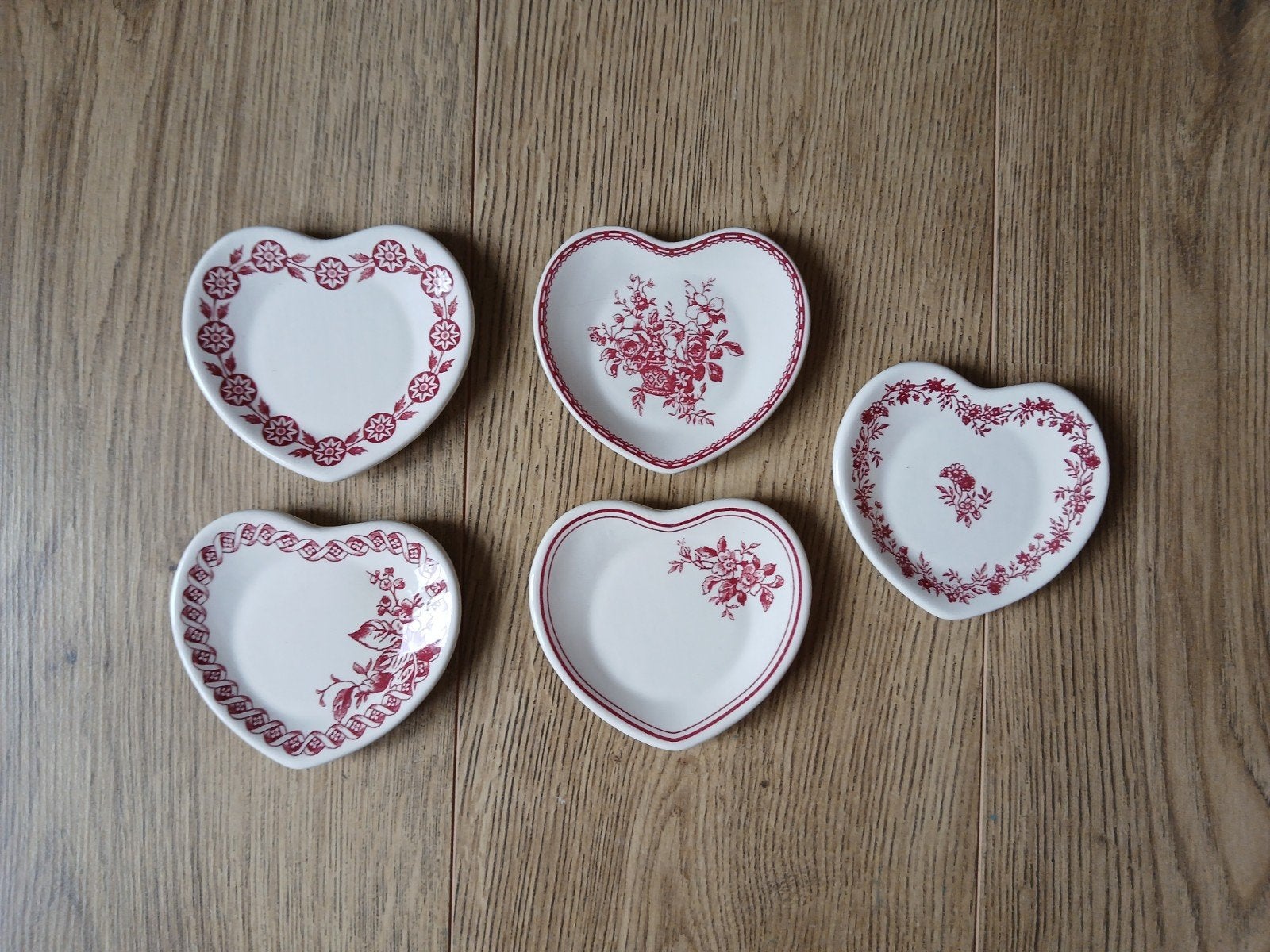 5 Comptoir de Famille hartvormige schaaltjes, Overige merken, Keramiek, Landelijk/Boerenbont, Ophalen of Verzenden