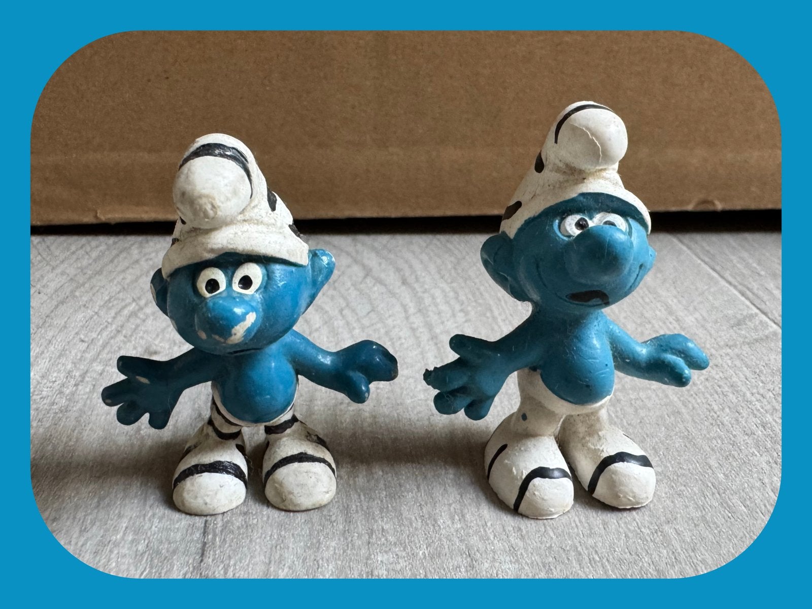 2x Gevangen Smurf, Vintage kleertjes, Ophalen of Verzenden, Merlijntenhoeve@live.nl, Poppetje, Figuurtje of Knuffel