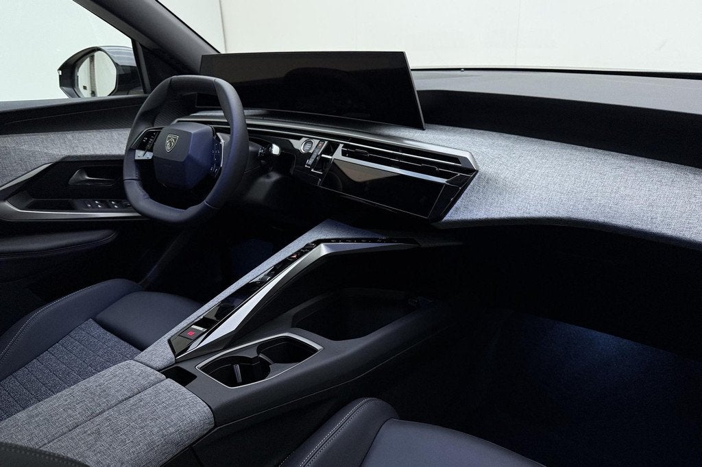 Peugeot 3008 1.6 plug-in Hybrid 195 Allure DEMO | Navigatie, Auto's, Peugeot, 4 cilinders, Leder en Stof, Zwart, Bedrijf