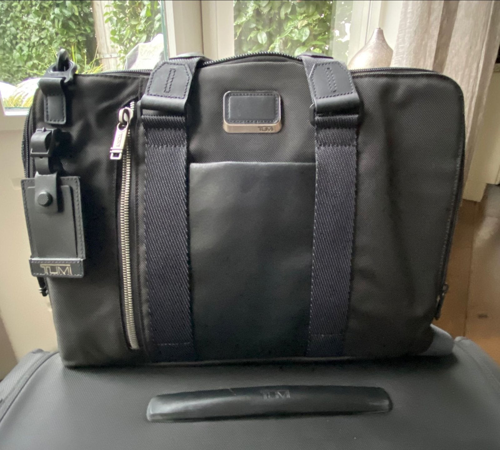 Tumi Alpha 3 Compact Large Schoudertas Laptoptas Zwart, Ophalen of Verzenden, Zo goed als nieuw
