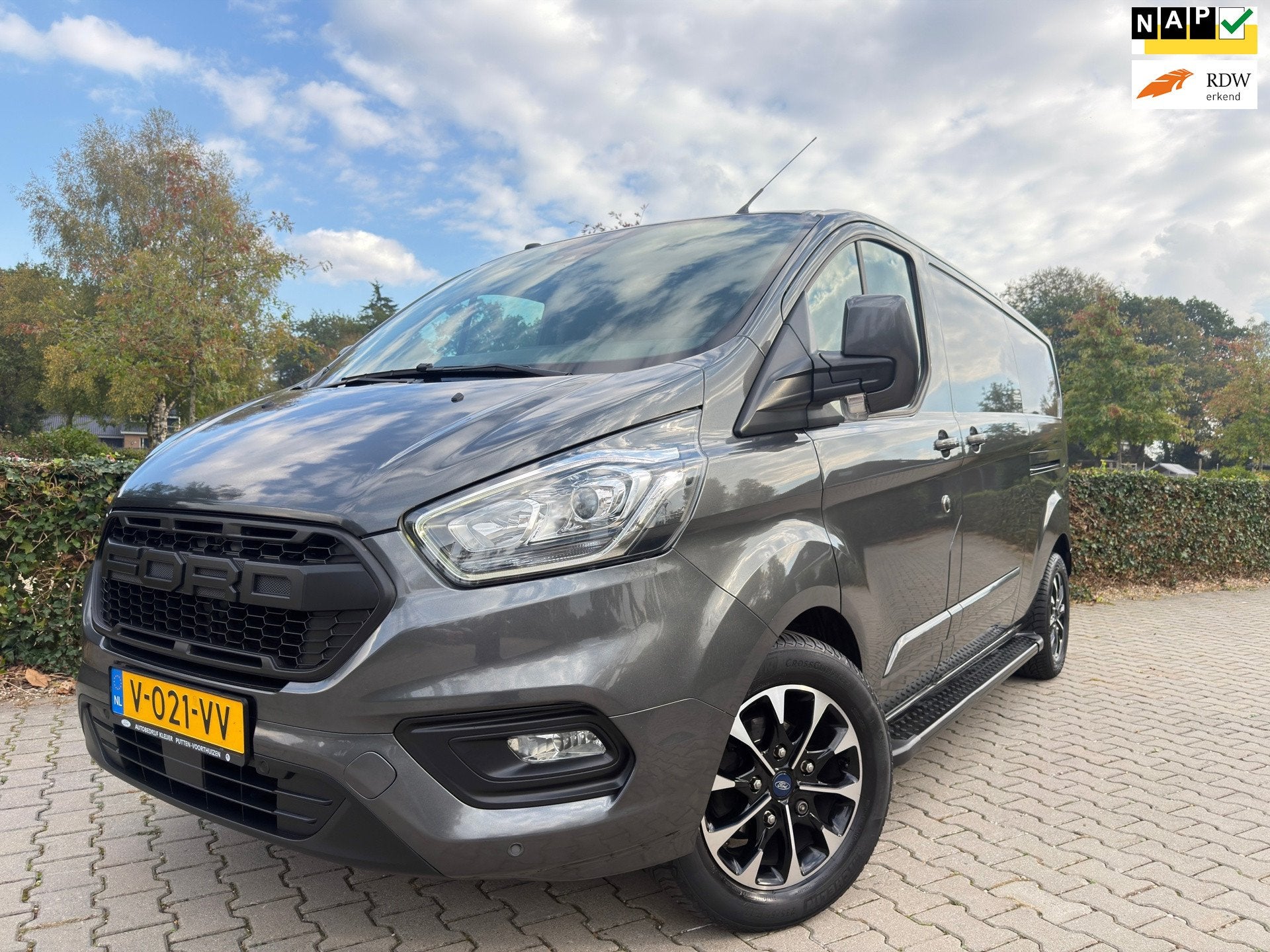 Ford Transit Custom 300 2.0 TDCI L2H1 Limited Dealer Onderho, Voorwielaandrijving, Dealer onderhouden, 4 cilinders, Origineel Nederlands