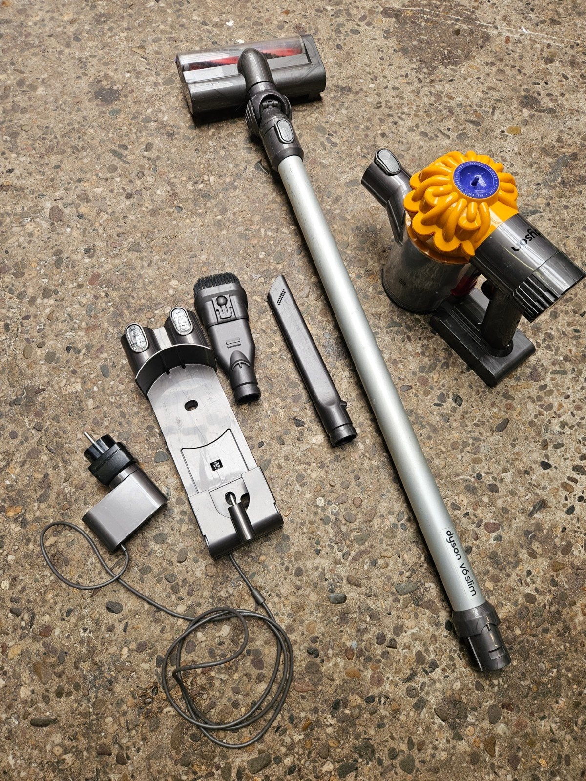 Dyson V6 Slim mogelijk defect, Witgoed en Apparatuur, Stofzuigers, Ophalen of Verzenden, Gebruikt, Reservoir