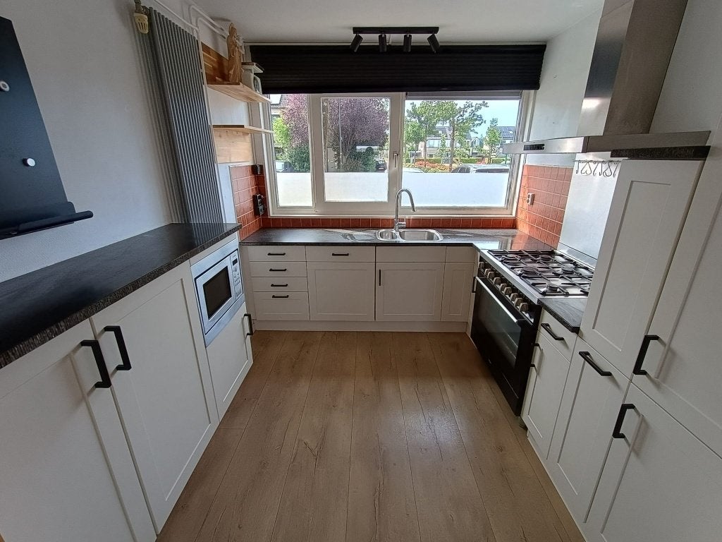A&A Keuken - Zwart graniet werkblad, Groot gasfornuis/oven, Ophalen, Gebruikt, Wit, Hoekkeuken