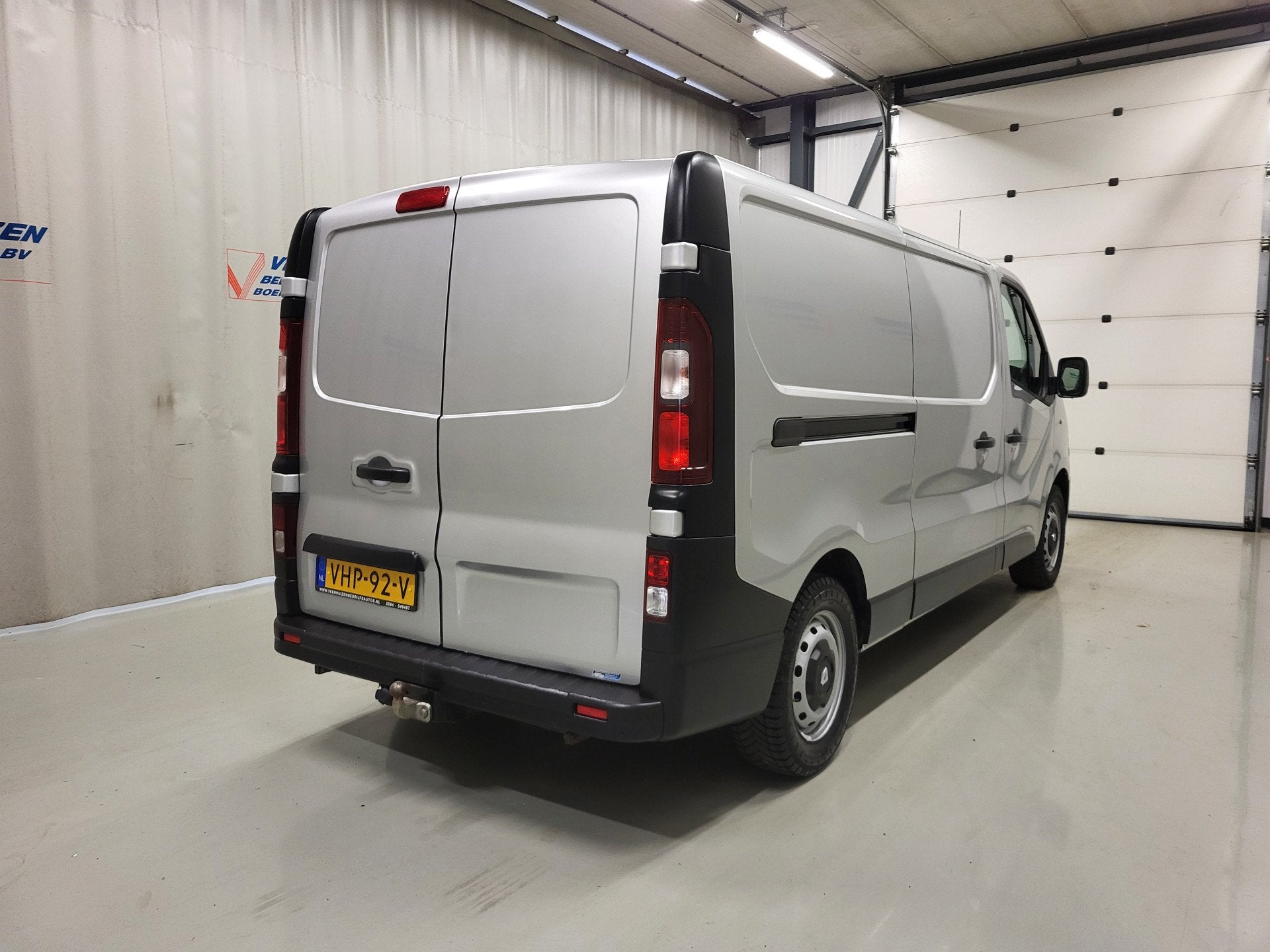 Renault Trafic 2.0dCi 120pk L2/H1 Euro 6!, Voorwielaandrijving, Gebruikt, 4 cilinders, 2000 kg