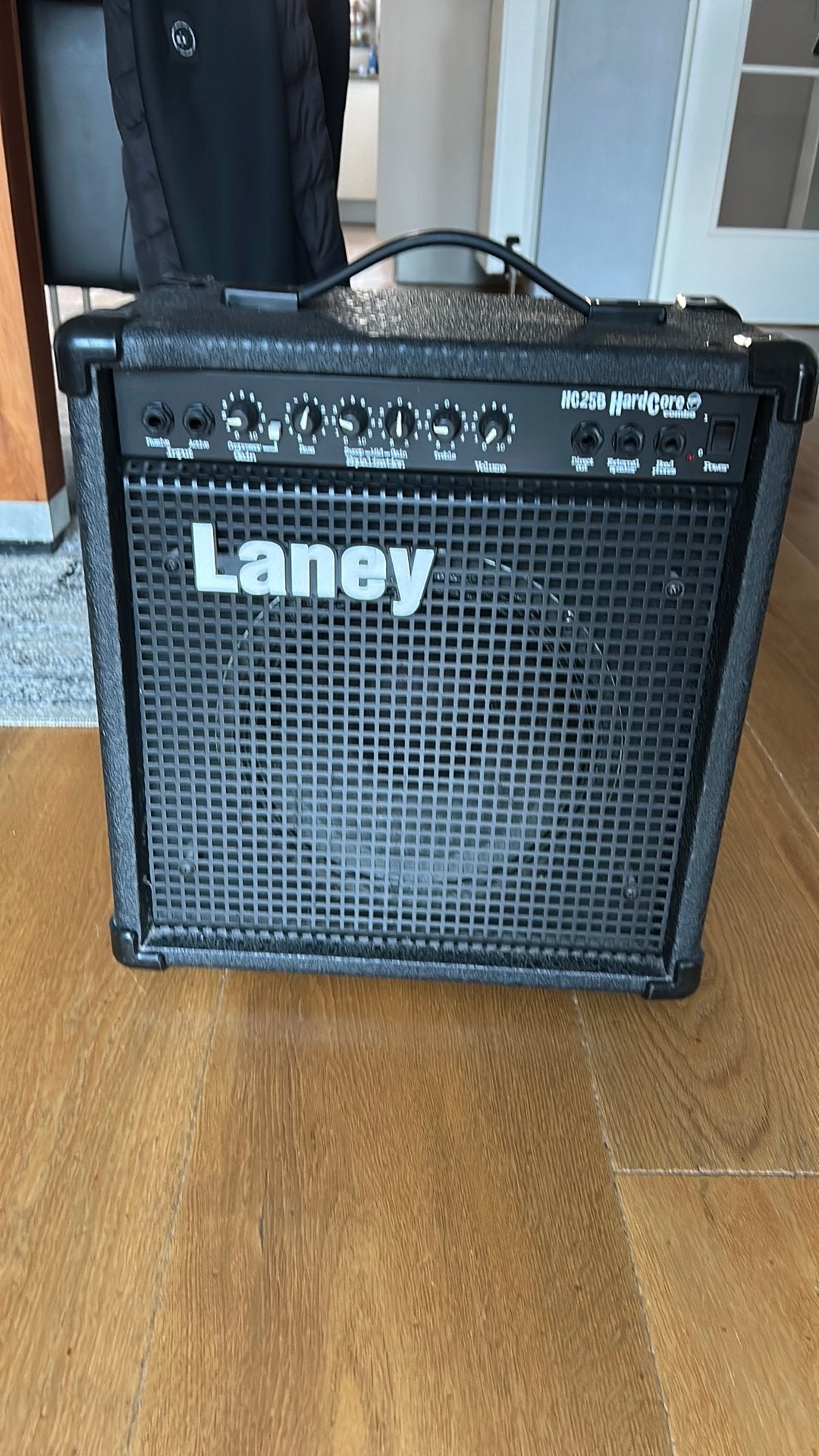 Laney basgitaarversterker, Ophalen, Zo goed als nieuw, Minder dan 50 watt