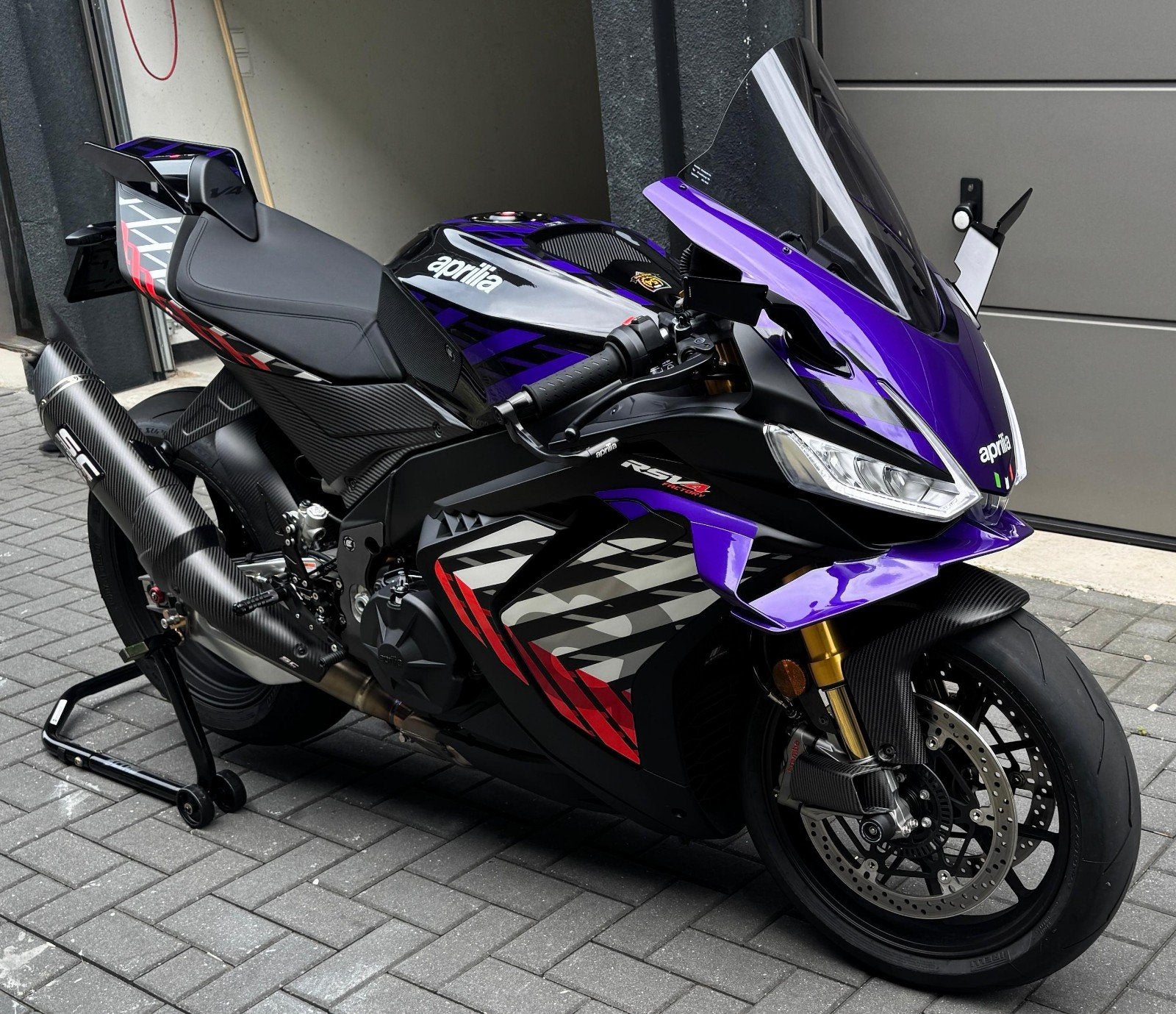 Aprilia RSV4 Factory 2026 Full option/Carbon, Traction Control, 4 cilinders, Super Sport, Particulier