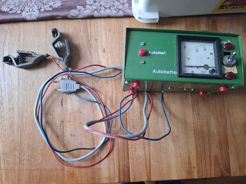 Acculader 6V automat, Ophalen of Verzenden, Gebruikt