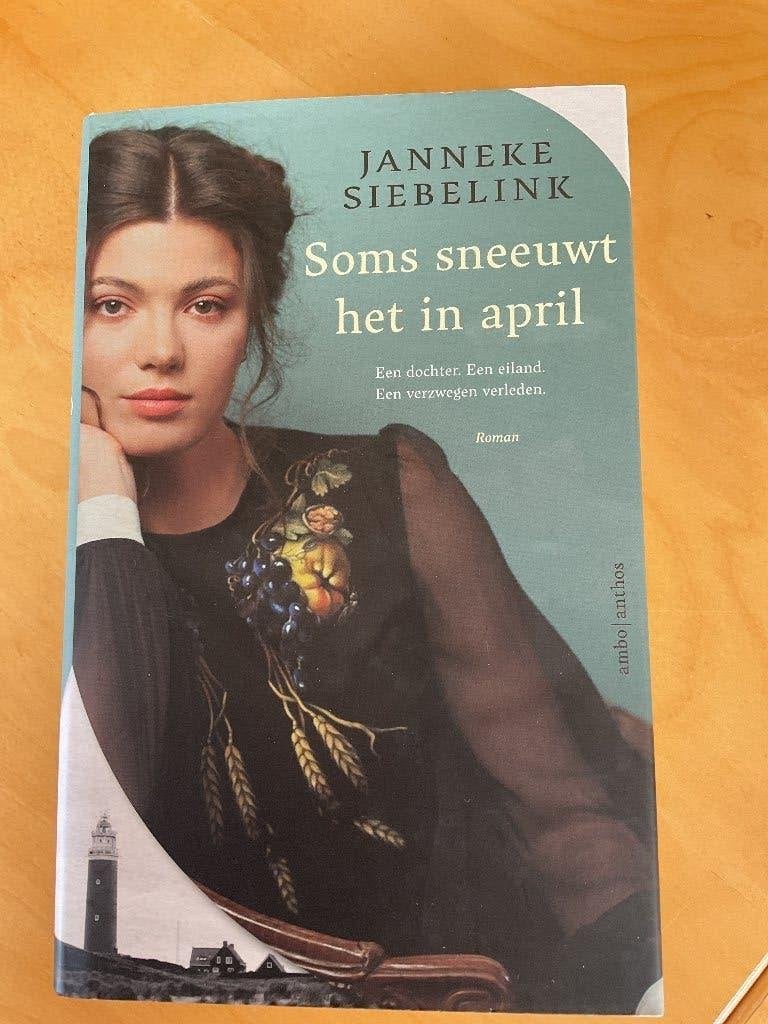 Soms sneeuwt het in april., Ophalen of Verzenden, Nieuw