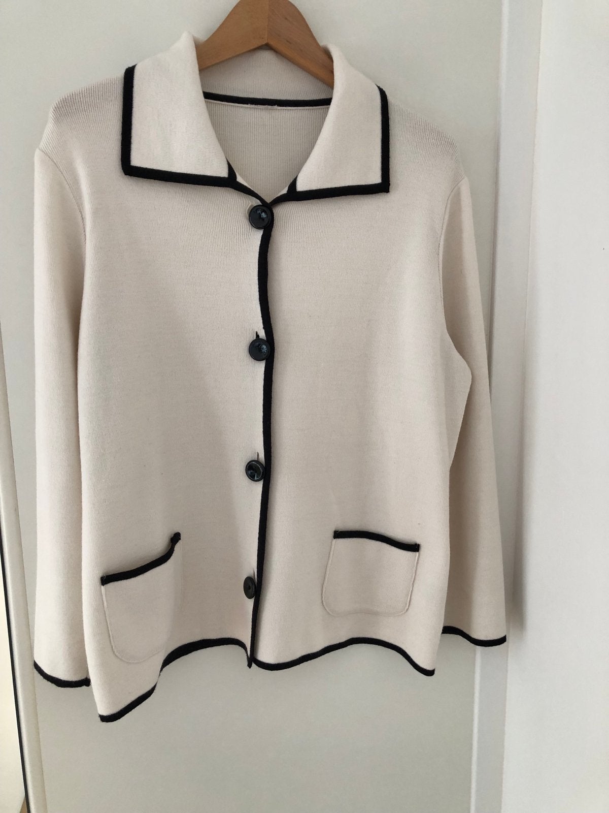 Gebroken wit blazervest met zwarte details, Ophalen of Verzenden, Gedragen, Maat 42/44 (L), Wit
