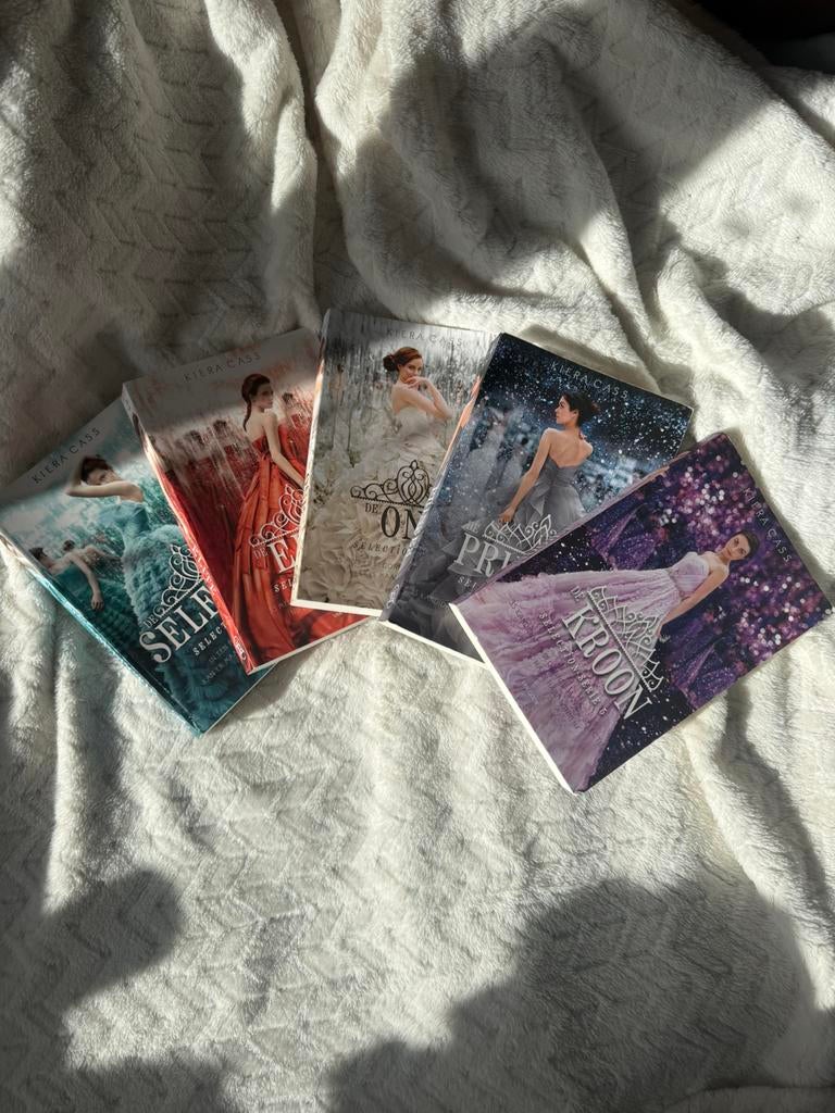 Kiera Cass - De selectie serie, Boeken, Ophalen, Zo goed als nieuw, Kiera Cass, Fictie