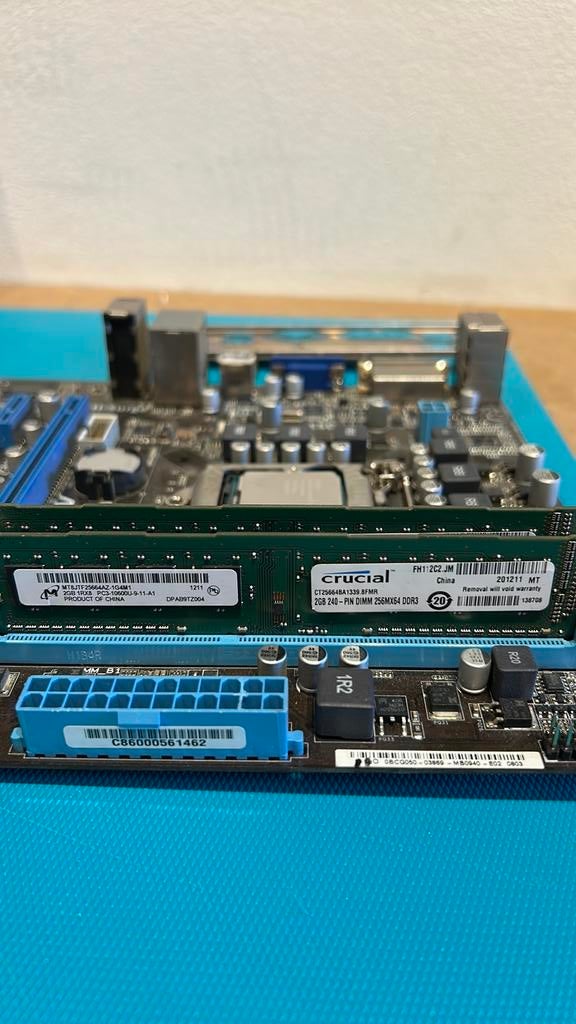 Asus 1155 Micro ATX Intel 2x2,70 Ram 2x2GB, Computers en Software, Moederborden, Ophalen of Verzenden, Zo goed als nieuw, Intel