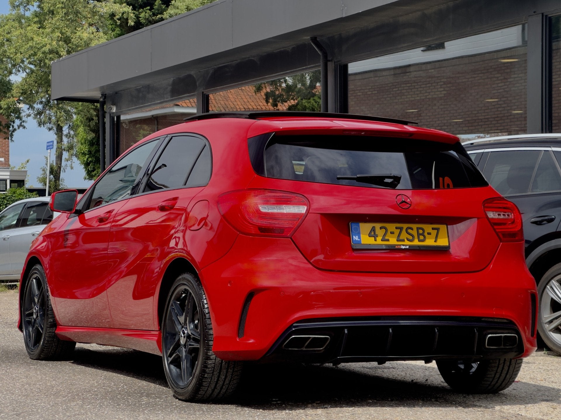 Mercedes-Benz A-Klasse 180 AMG STYLING PANODAK LEDER NAVI AI, Auto's, Voorwielaandrijving, Gebruikt, Euro 6, 4 cilinders