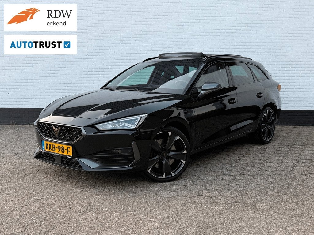 Cupra Leon Sportstourer e-Hybrid VZ Perf. PANO l ACC l 245PK, 77 km/l, Gebruikt, 4 cilinders, Leon