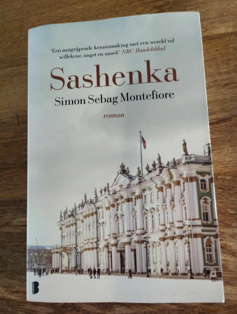 Sashenka - Simon Sebag Montefiore (roman), Ophalen of Verzenden, Gelezen, Simon Sebag Montefiore, Europa overig