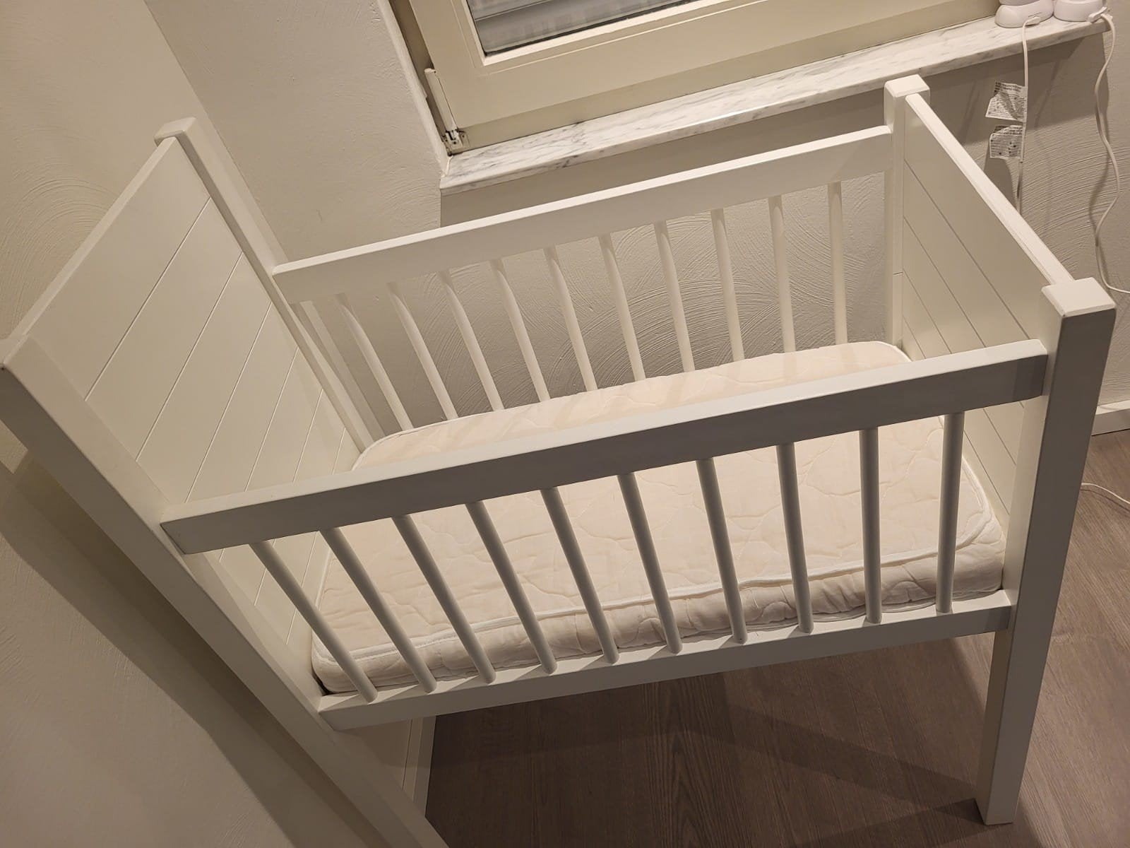 Wit houten ledikant met matras, Ophalen, Gebruikt, Ledikant