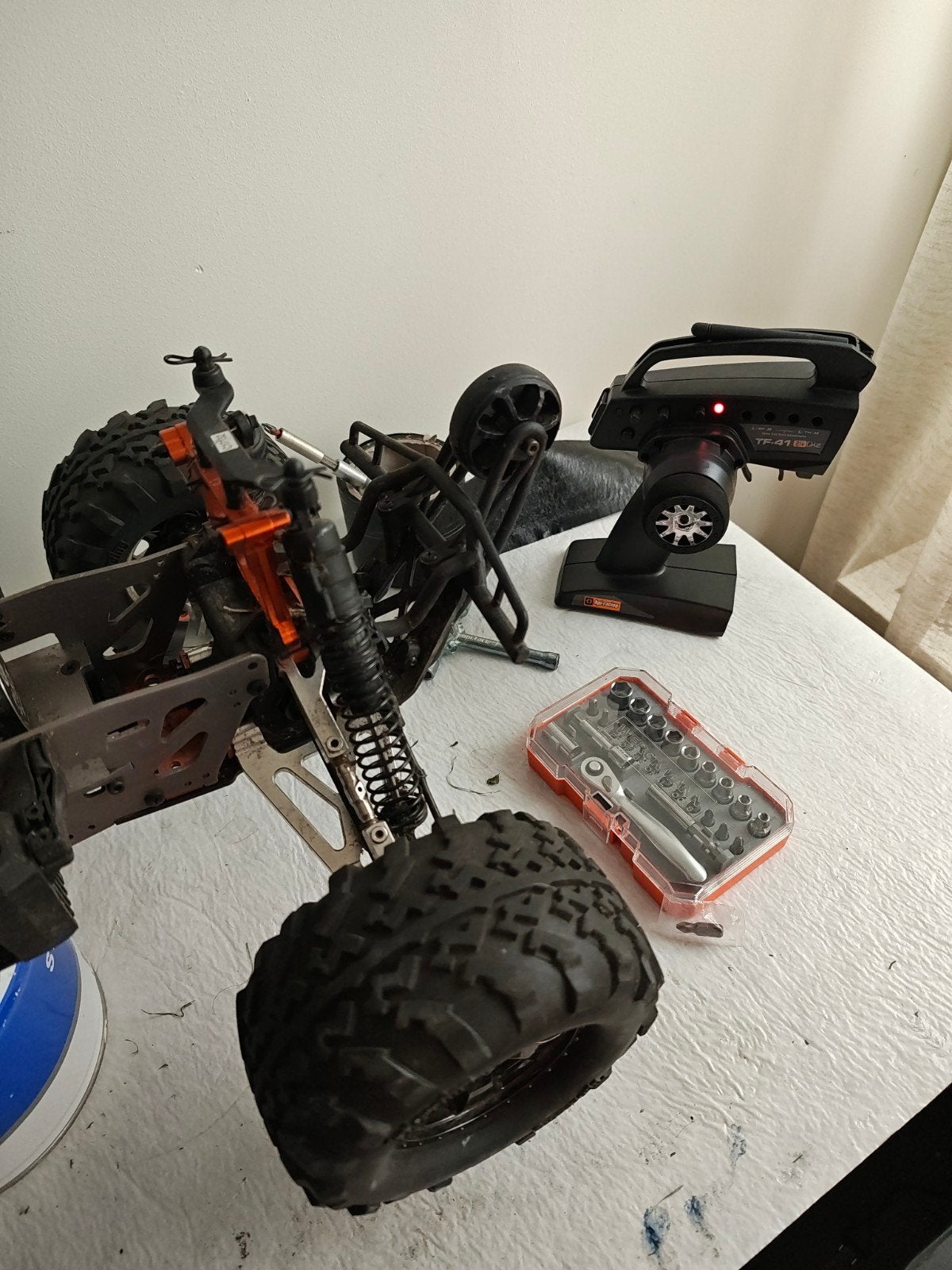 RC Monster Truck met toebehoren, Hobby en Vrije tijd, Overige merken, Gebruikt, Groter dan 1:32, Ophalen of Verzenden