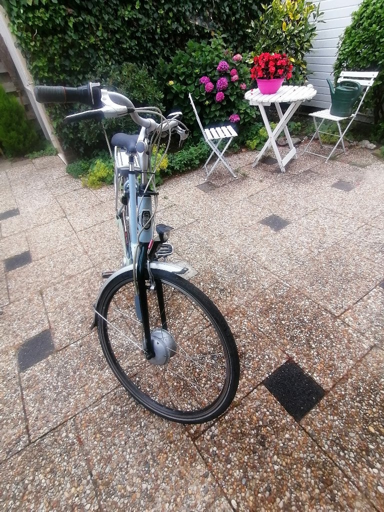 Gazelle electrische fiets met lage instap, Fietsen en Brommers, Fietsen | Dames | Damesfietsen, Ophalen, Gebruikt, Velgrem, Versnellingen