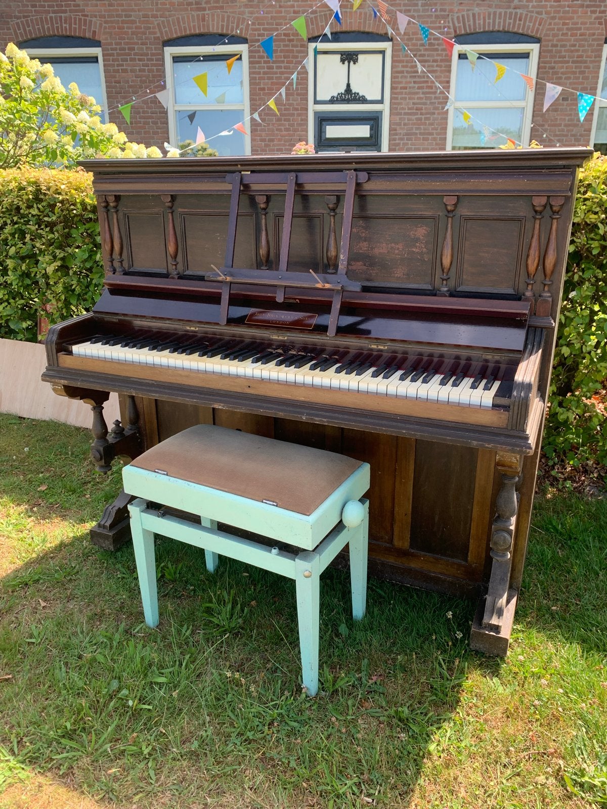 Gratis af te halen: Antieke piano voor decoratie, Ophalen, Gebruikt, Bruin, Piano
