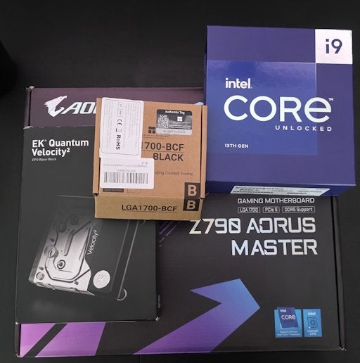 Z790 AORUS MASTER + CORE I9 13900K + EK WaterBlock + Frame, Computers en Software, Moederborden, LGA 1700, Ophalen of Verzenden