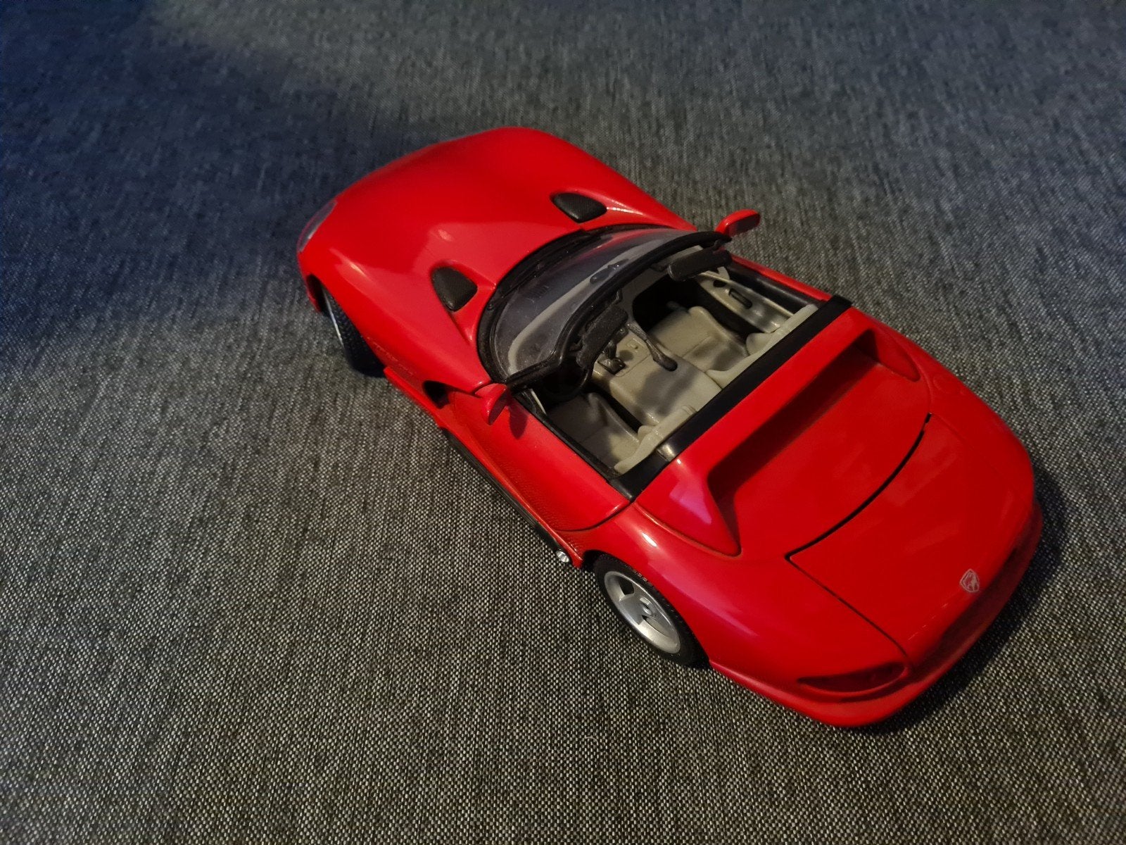 Burago Dodge Viper RT/10 (1992)  met doos., Ophalen of Verzenden, Zo goed als nieuw, Auto, Bburago