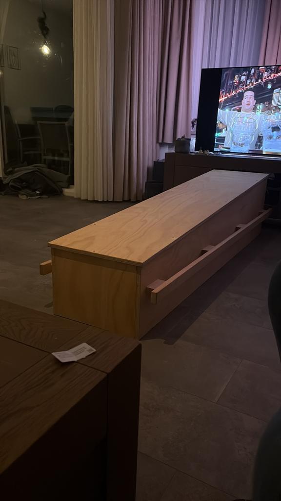 Zelf gemaakte kist, Ophalen, Grenenhout, Zo goed als nieuw, 150 tot 200 cm