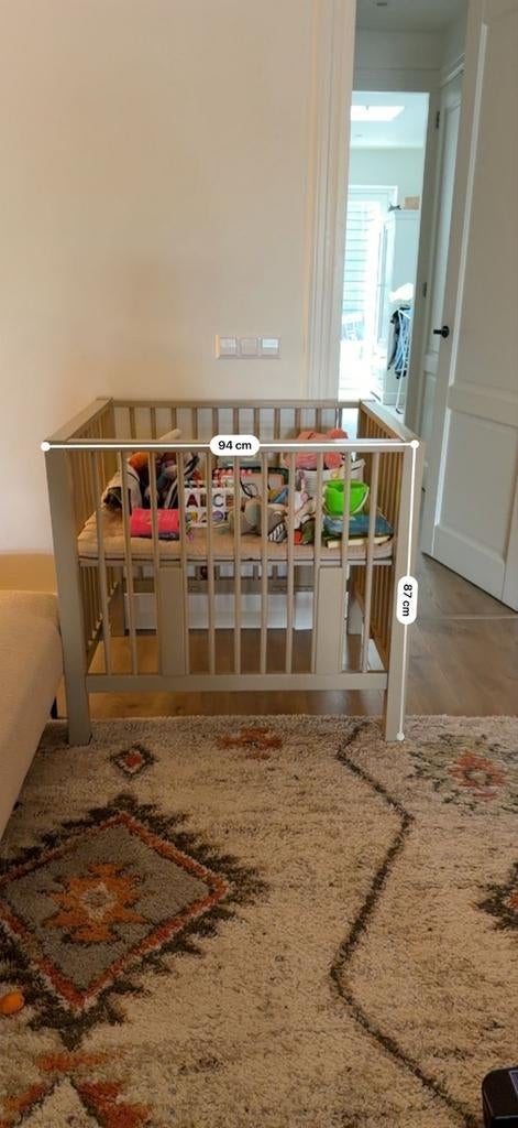 Baby box/ledikant - In hoogte verstelbaar, Kinderen en Baby's, Boxen, Zo goed als nieuw, Vierkant, In hoogte verstelbaar, Boxkleed