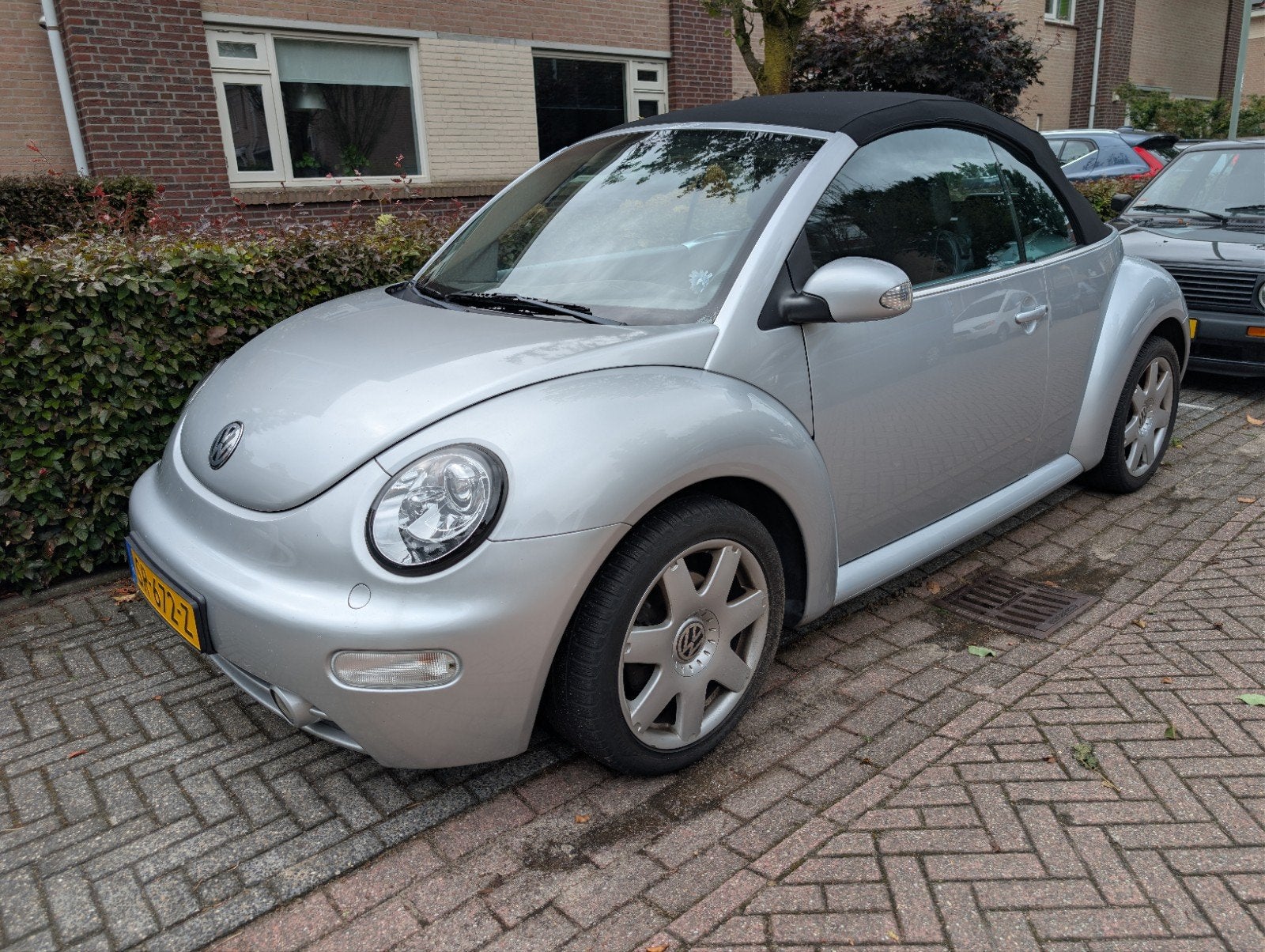 VW new beetle 1.8T Highline cabriolet 2004, Auto's, Voorwielaandrijving, 1345 kg, 4 cilinders, 4 stoelen