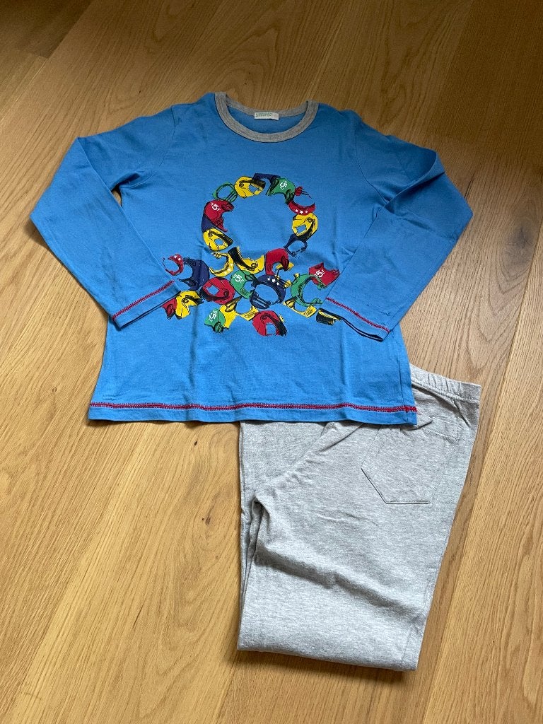 Pyjama maat 122 Benetton, Kinderen en Baby's, Kinderkleding | Maat 122, Ophalen, Nacht- of Onderkleding, Zo goed als nieuw, Jongen