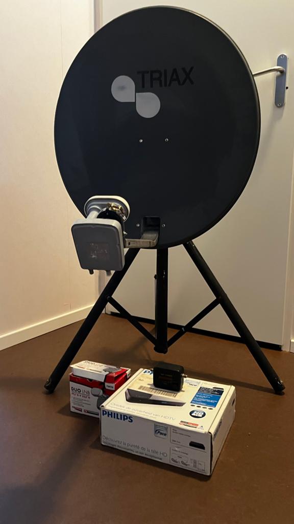 Triax schotelantenne met Philips HD ontvanger en DUO LNB, Audio, Tv en Foto, Schotelantennes, Ophalen, Gebruikt, (Schotel)antenne