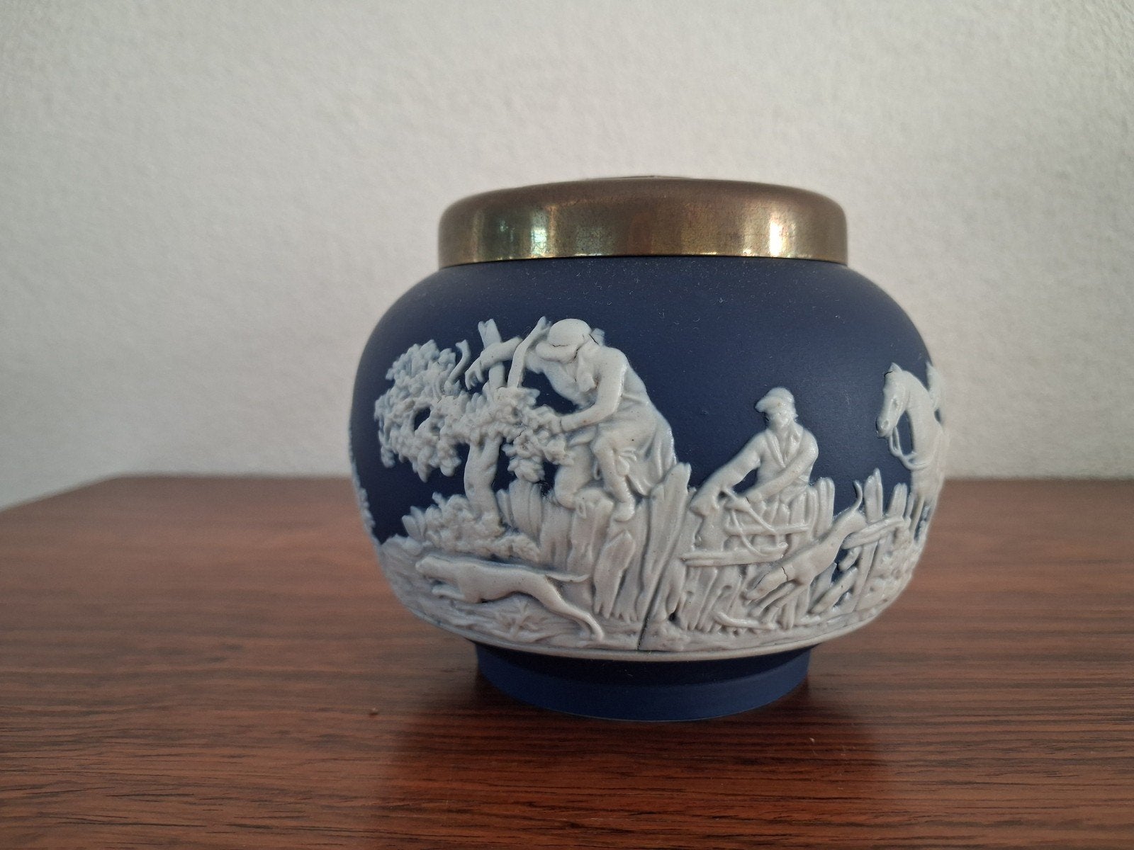 Wedgwood Jasperware bloemsteker, Antiek en Kunst, Ophalen of Verzenden