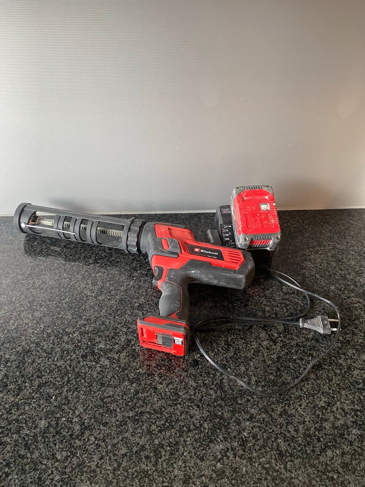 Einhell Kitspuit met accu en lader, Ophalen of Verzenden, Gebruikt, Kitspuit