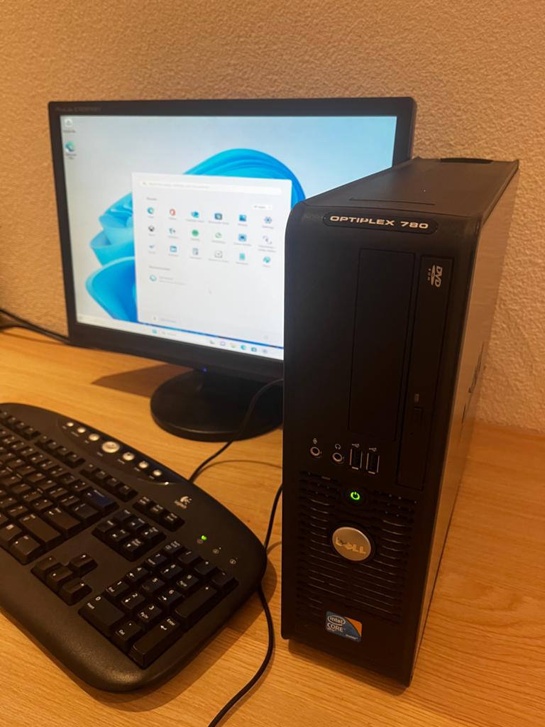 Dell Optiplex 780 Desktop PC met Monitor en Windows 11, Computers en Software, Ophalen, HDD, Met monitor, Zo goed als nieuw