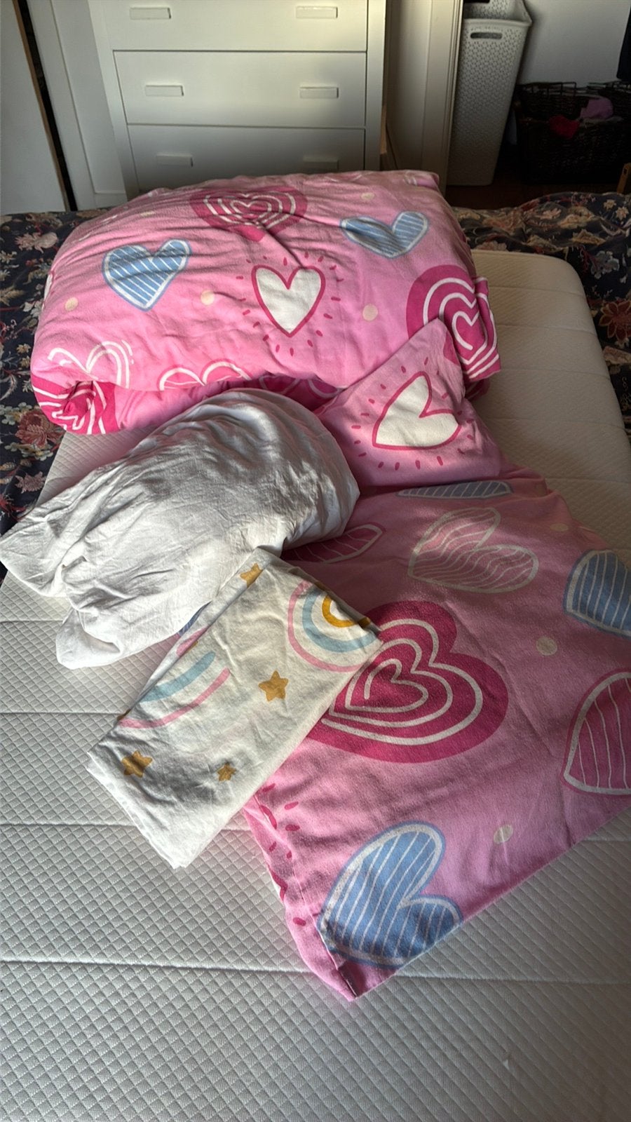 Peuter matras 70x140 met beddengoed, Ophalen, Gebruikt, 190 cm of minder, Matras