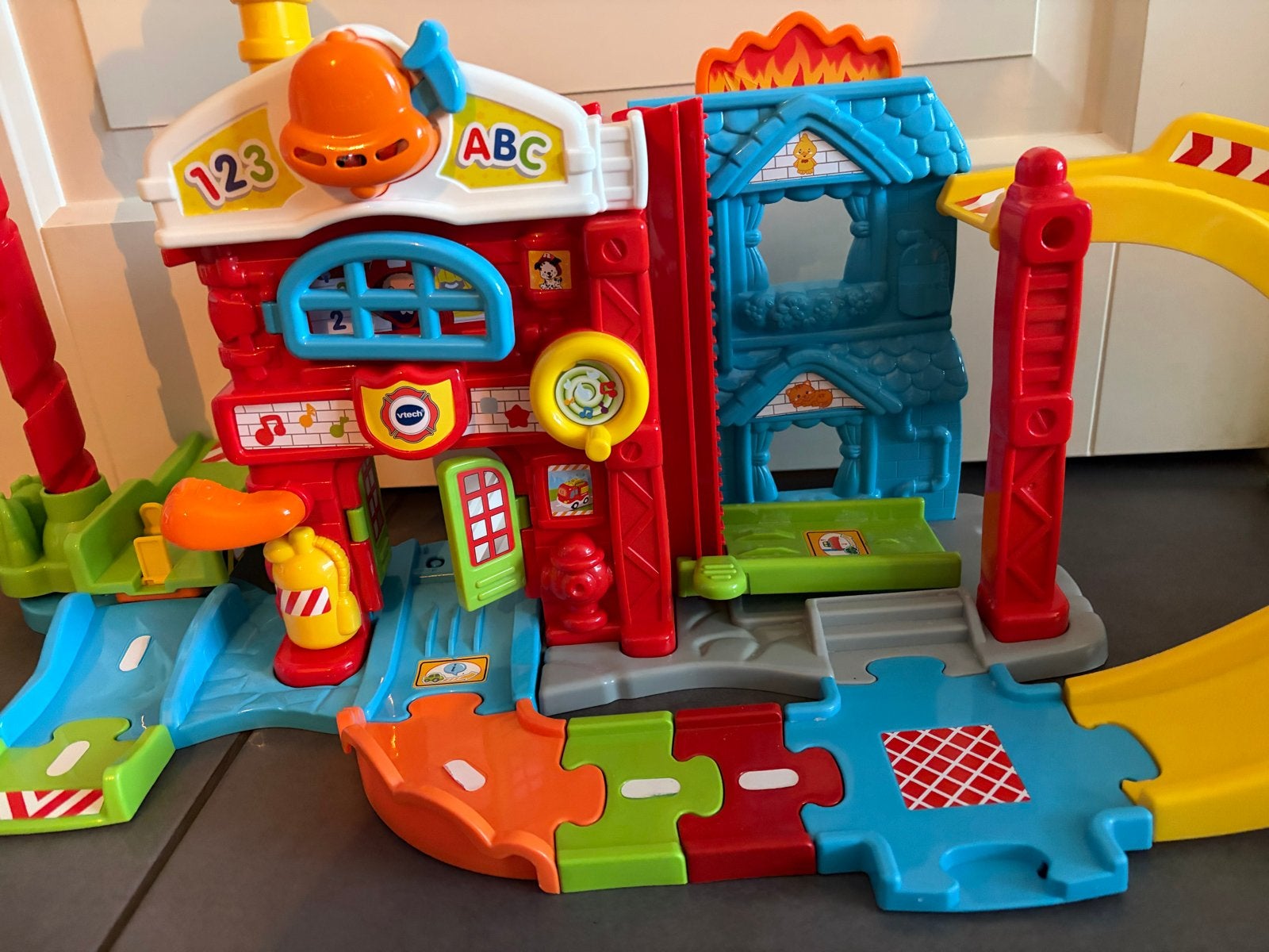VTech Toet Toet Auto's Brandweerkazerne, Kinderen en Baby's, Speelgoed | Overig, Ophalen, Gebruikt, Jongen of Meisje