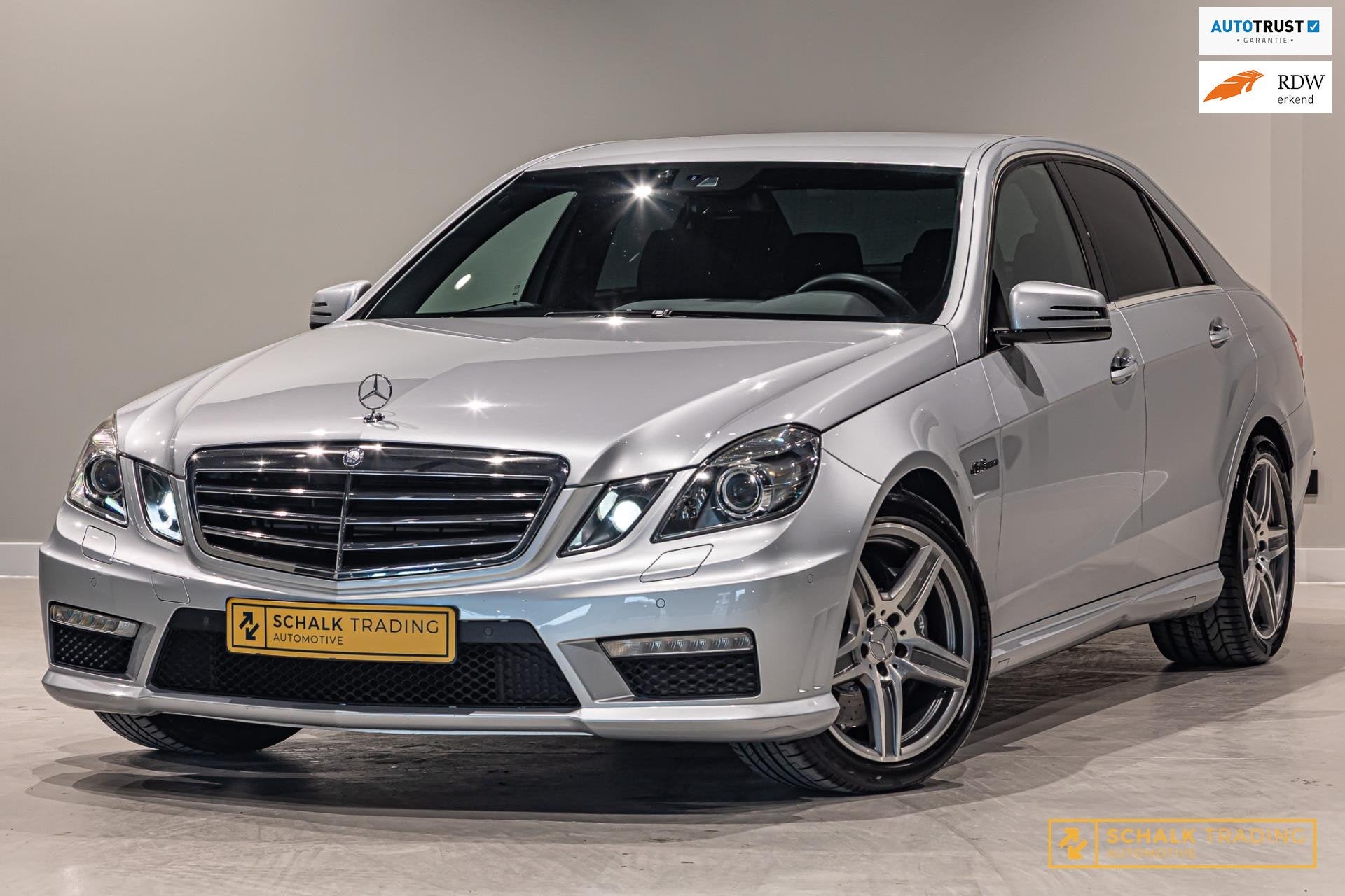 Mercedes-Benz E-klasse AMG 63|H&K|Cam|E-stoel|Youngtimer, Auto's, Automaat, Achterwielaandrijving, Gebruikt, Leder