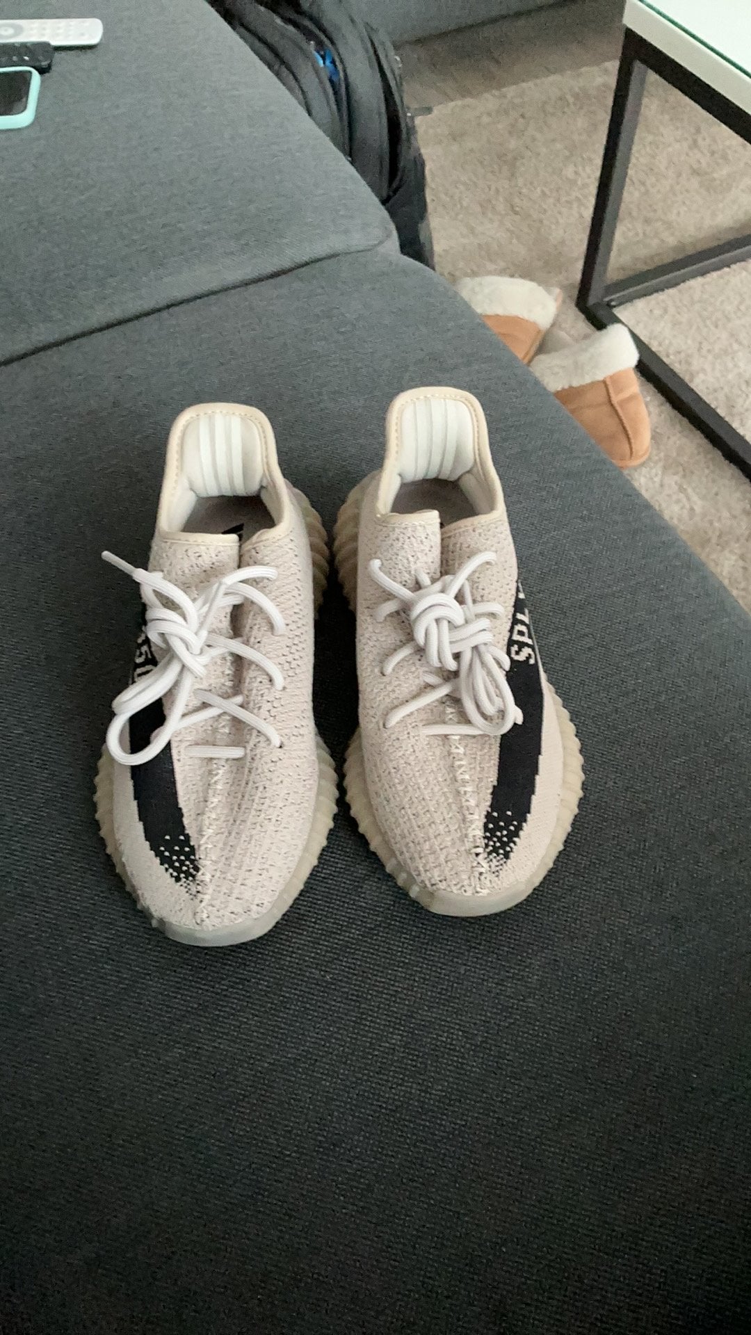 Yeezy boost 350 V2 sneakers., Beige, Ophalen of Verzenden, Sneakers of Gympen, Zo goed als nieuw