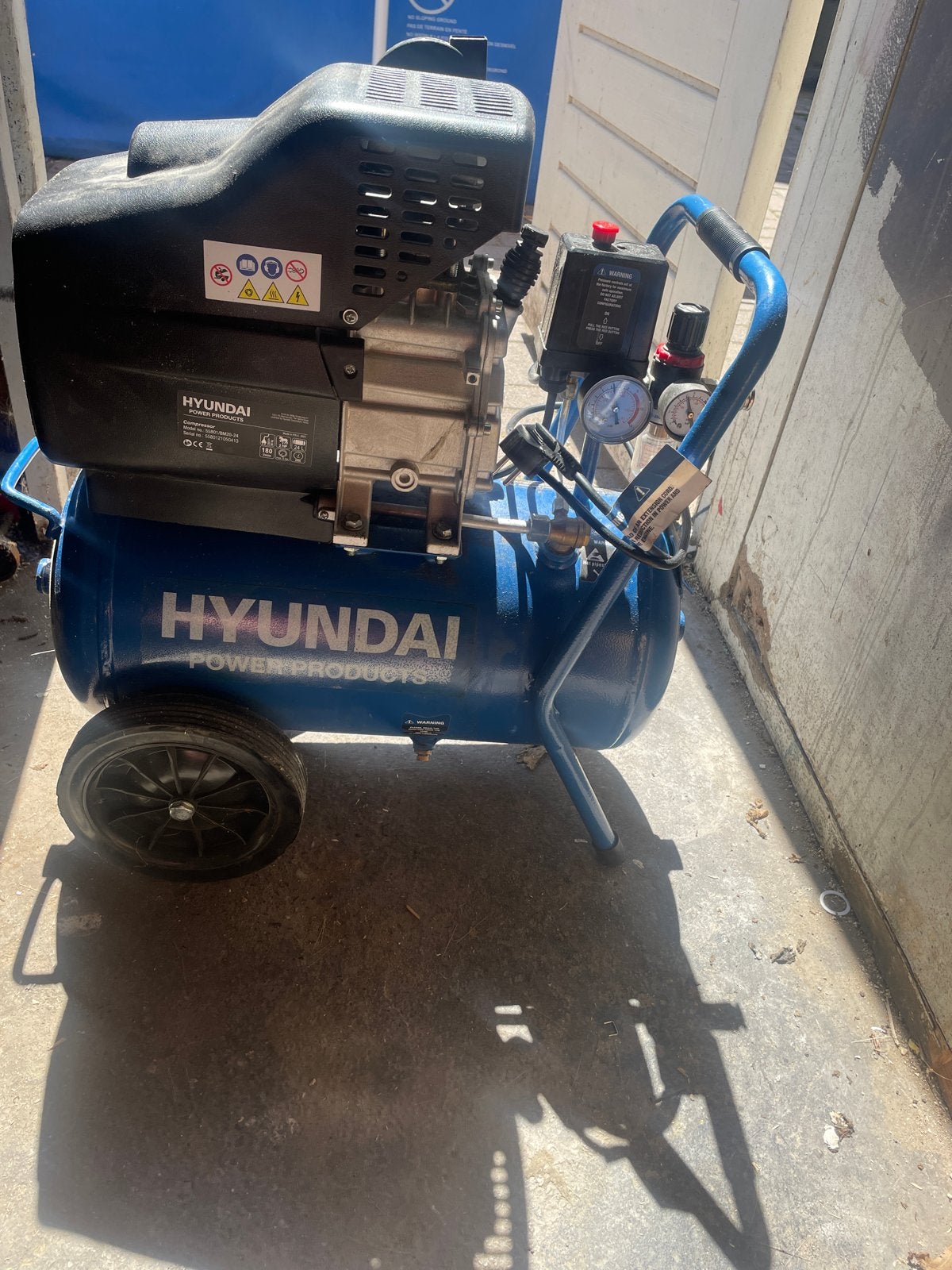 Hyundai compressor 24 liter - 8bar, Ophalen, Gebruikt, 6 tot 10 bar, 200 tot 400 liter/min