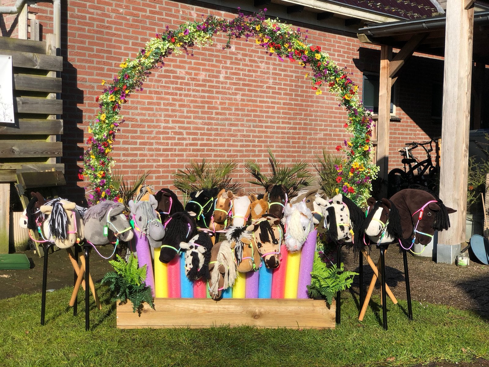 Hobby horses / hindernissen verhuur te huur, Ophalen, Zo goed als nieuw
