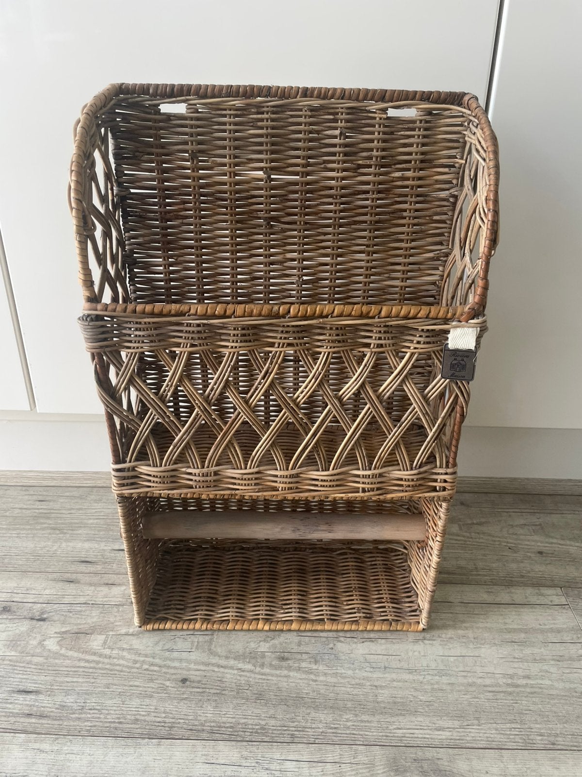 Riviera Maison rattan keukenrolhouder met opbergvak, Ophalen of Verzenden, Zo goed als nieuw