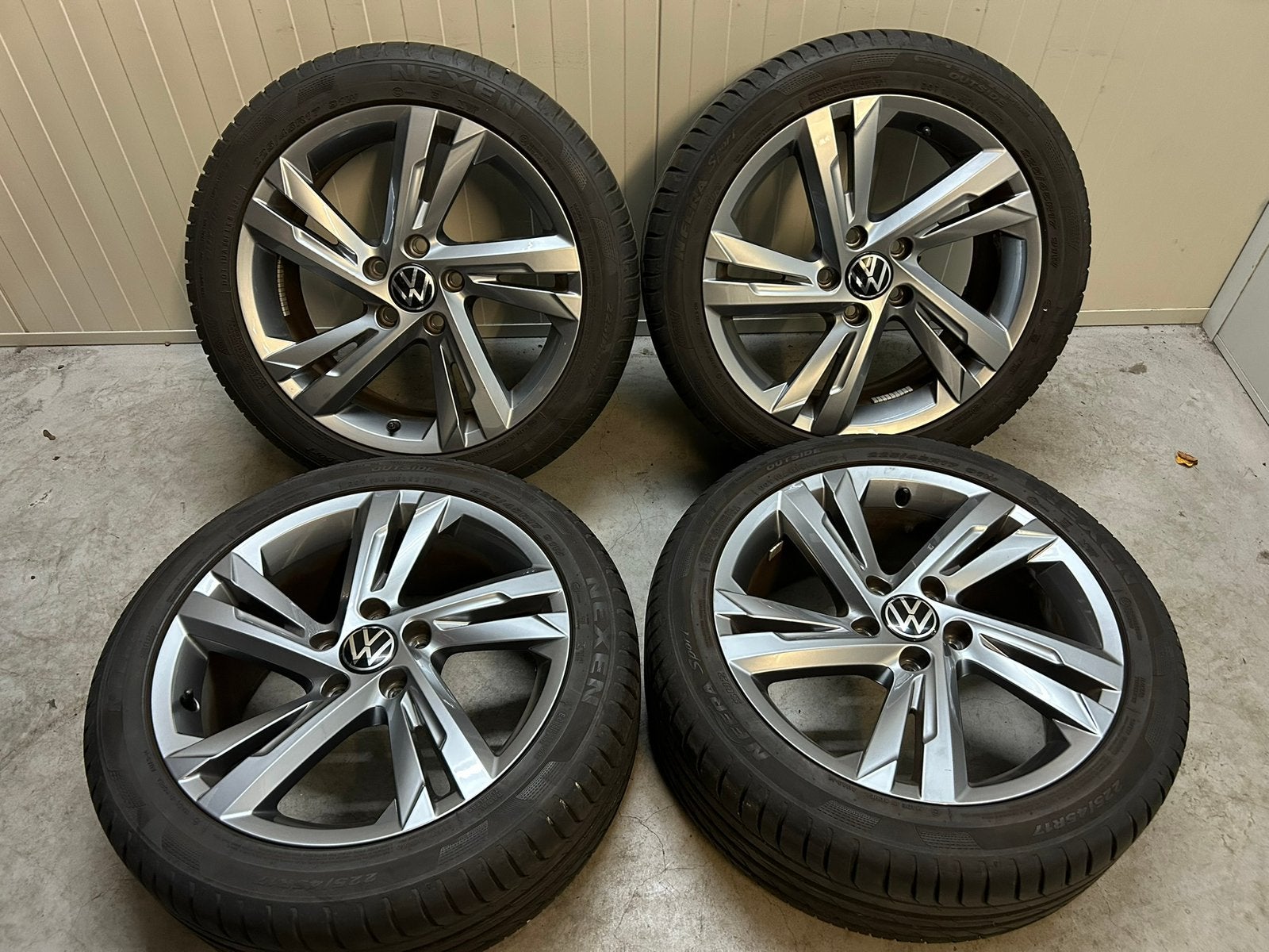 Originele VW Golf 8 Valencia 17 inch 5x112 Nexen zomer 2023, Ophalen, Gebruikt, Banden en Velgen, 17 inch