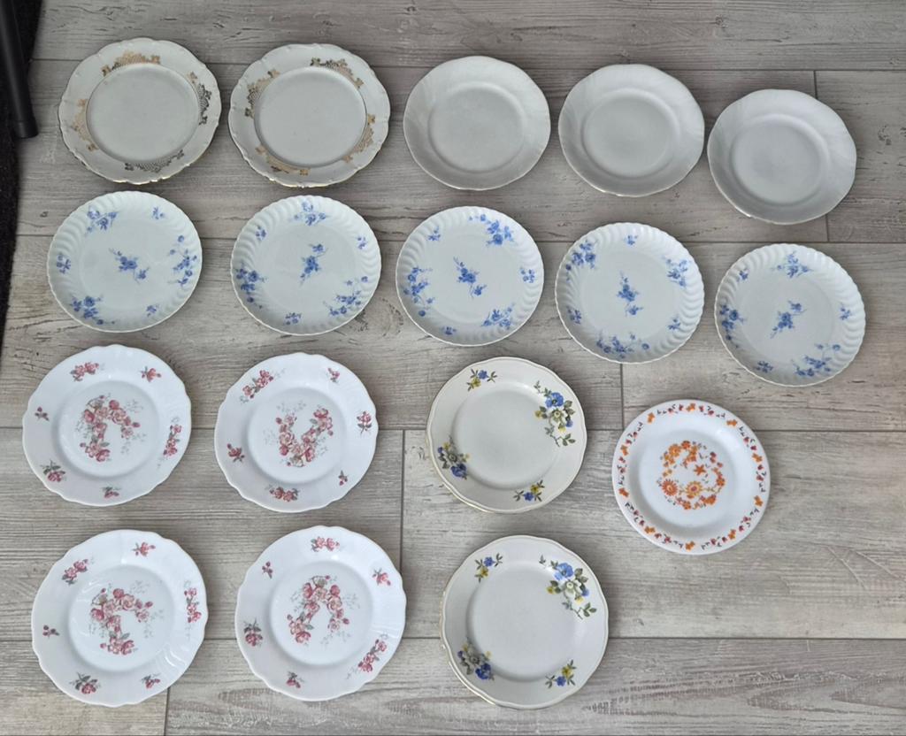 17 ontbijtborden,  div bloemmotieven, Ophalen, Zo goed als nieuw, Bord(en), Overige stijlen