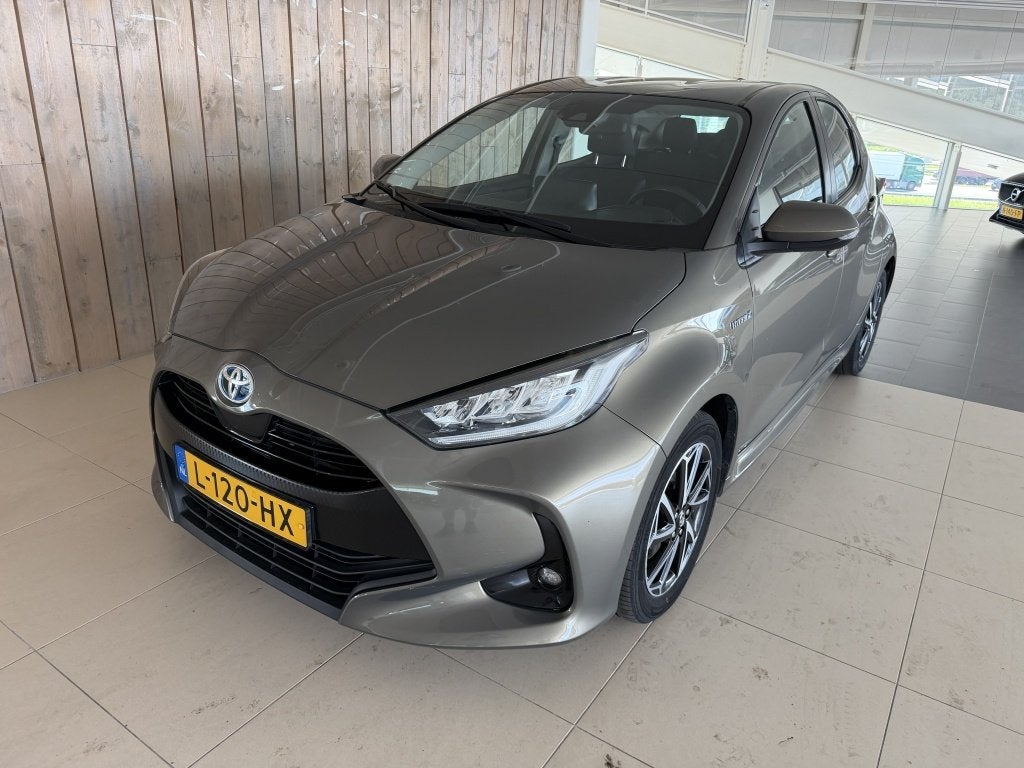 Toyota Yaris 1.5 Hybrid Dynamic (bj 2021, automaat), Auto's, 450 kg, Gebruikt, Euro 6, 450 kg
