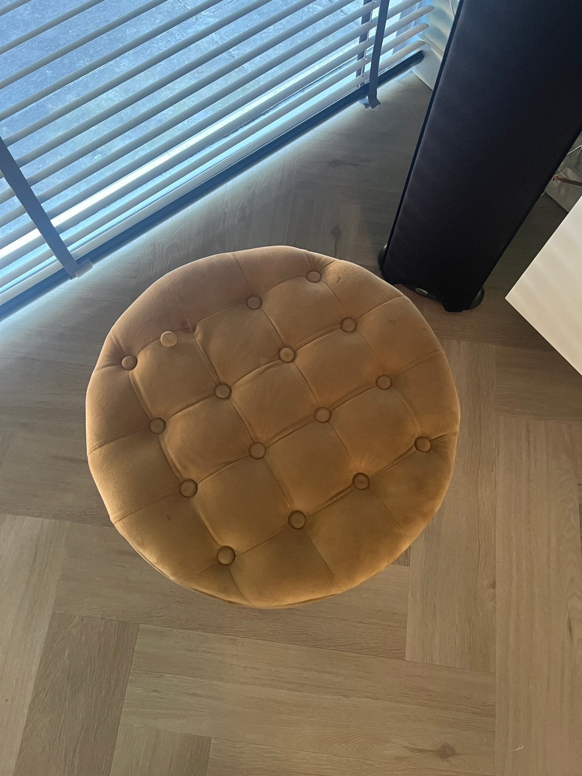 Leuke bruine poef met opbergruimte xenos, Ophalen, Zo goed als nieuw, Rond, Minder dan 50 cm