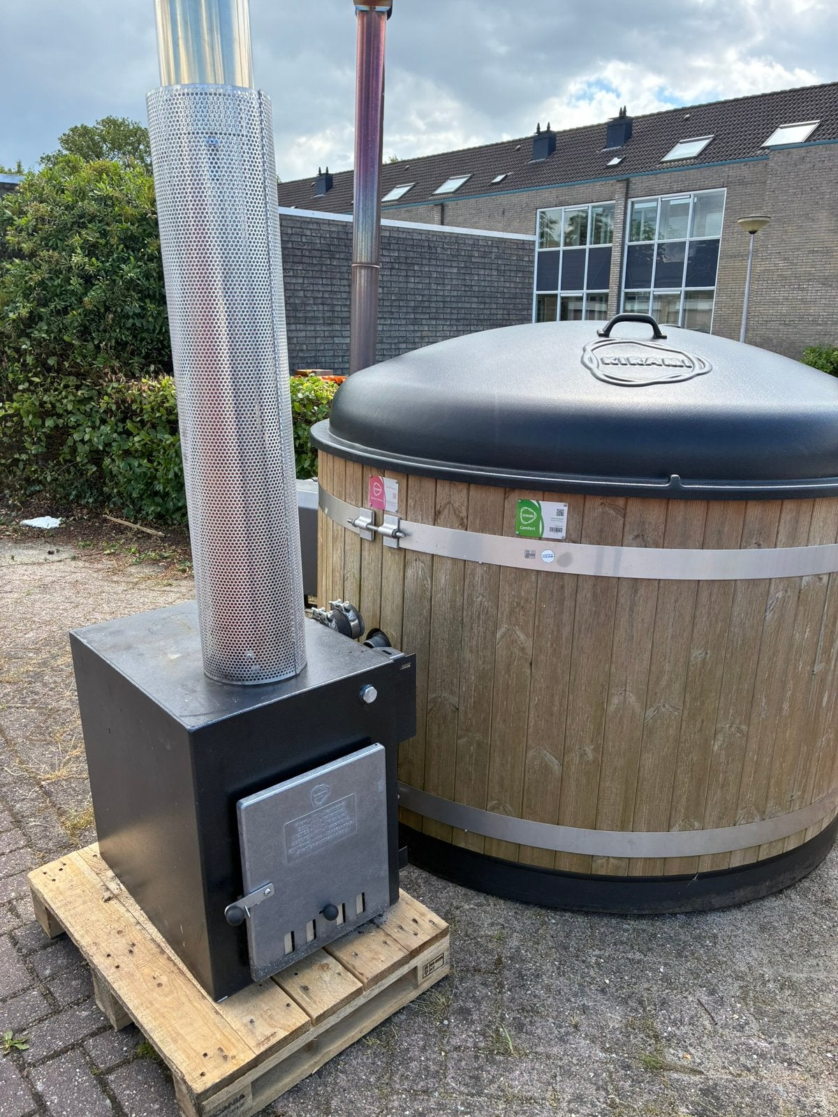 Tweedehandse - gebruikte - kirami hottub - grote kachel, Ophalen, Gebruikt, 7921AE, Fast Fair b.v.
